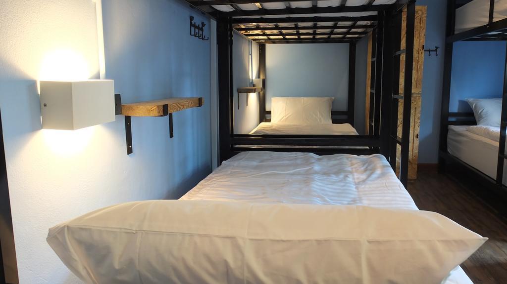 Doolay Beachfront Hostel Karon Chambre photo
