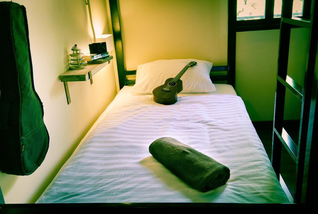 Doolay Beachfront Hostel Karon Extérieur photo