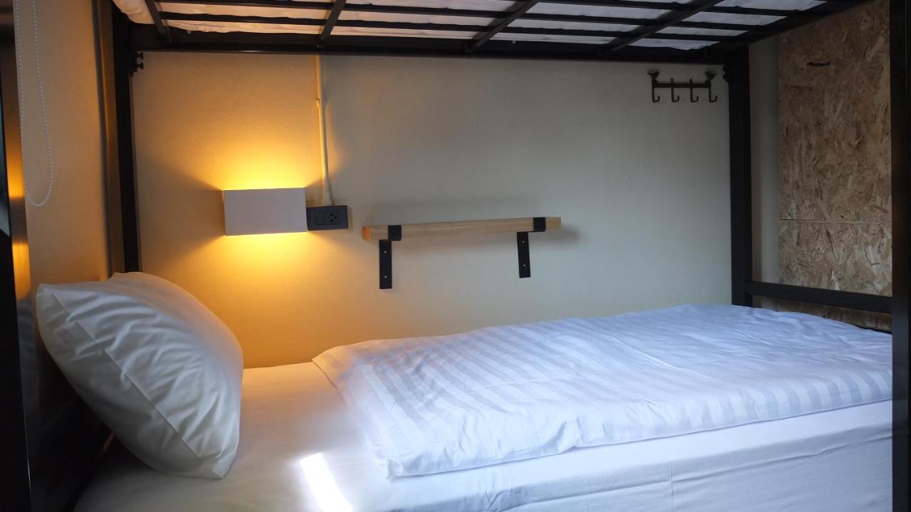 Doolay Beachfront Hostel Karon Chambre photo